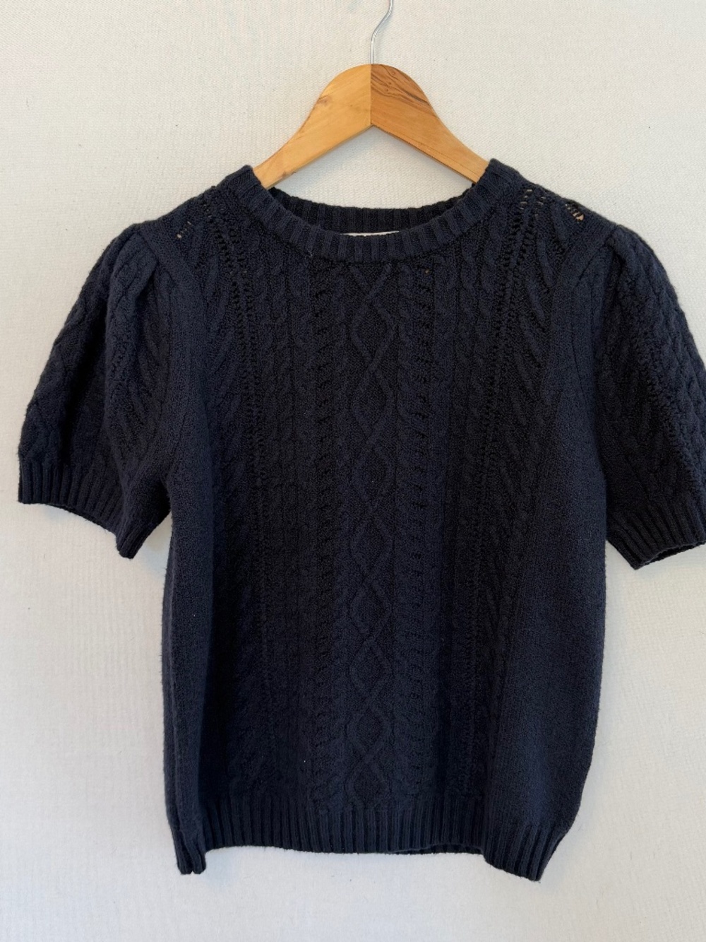FREE ASSEMBLY Women’s Medium Navy Blue Cable Knit Crew Neck Short Sleeve Sweater